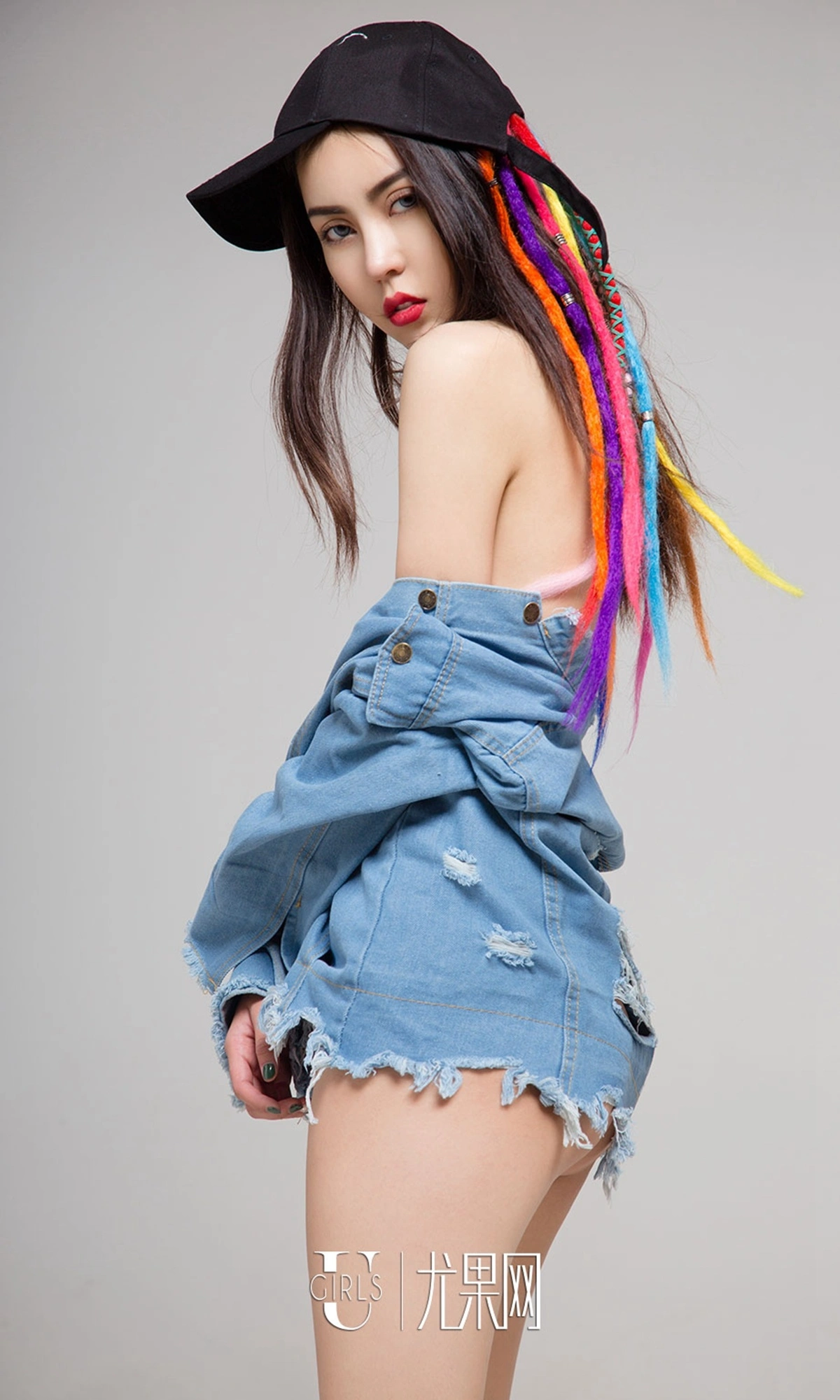 Ugirls尤果网 爱尤物专辑 - VOL.1368 明娜 嗨玩少女 2